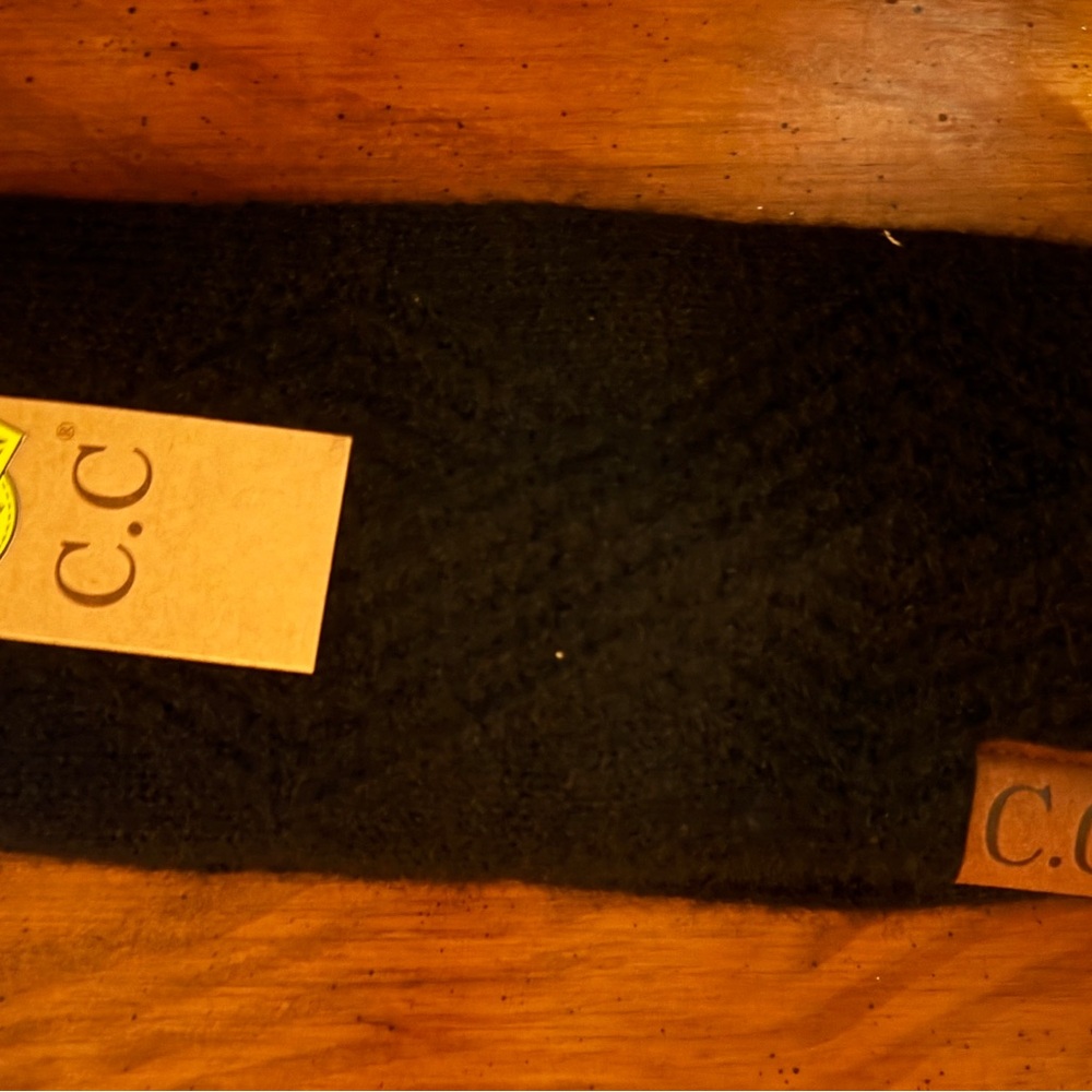 C.C Black SmartTips Gloves and Headwrap